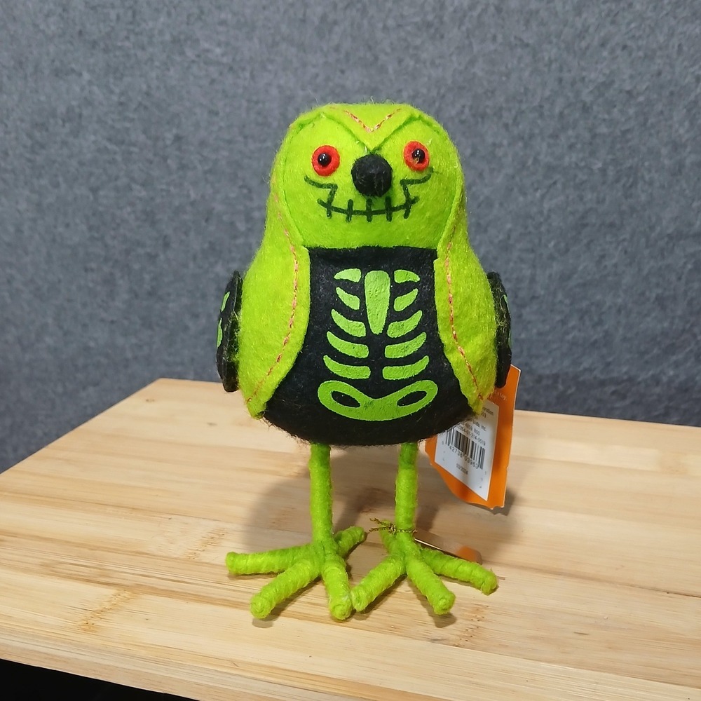 NWT Hyde and Eek 2024 Xray Bird Collectible Halloween Cute Decoration Bones